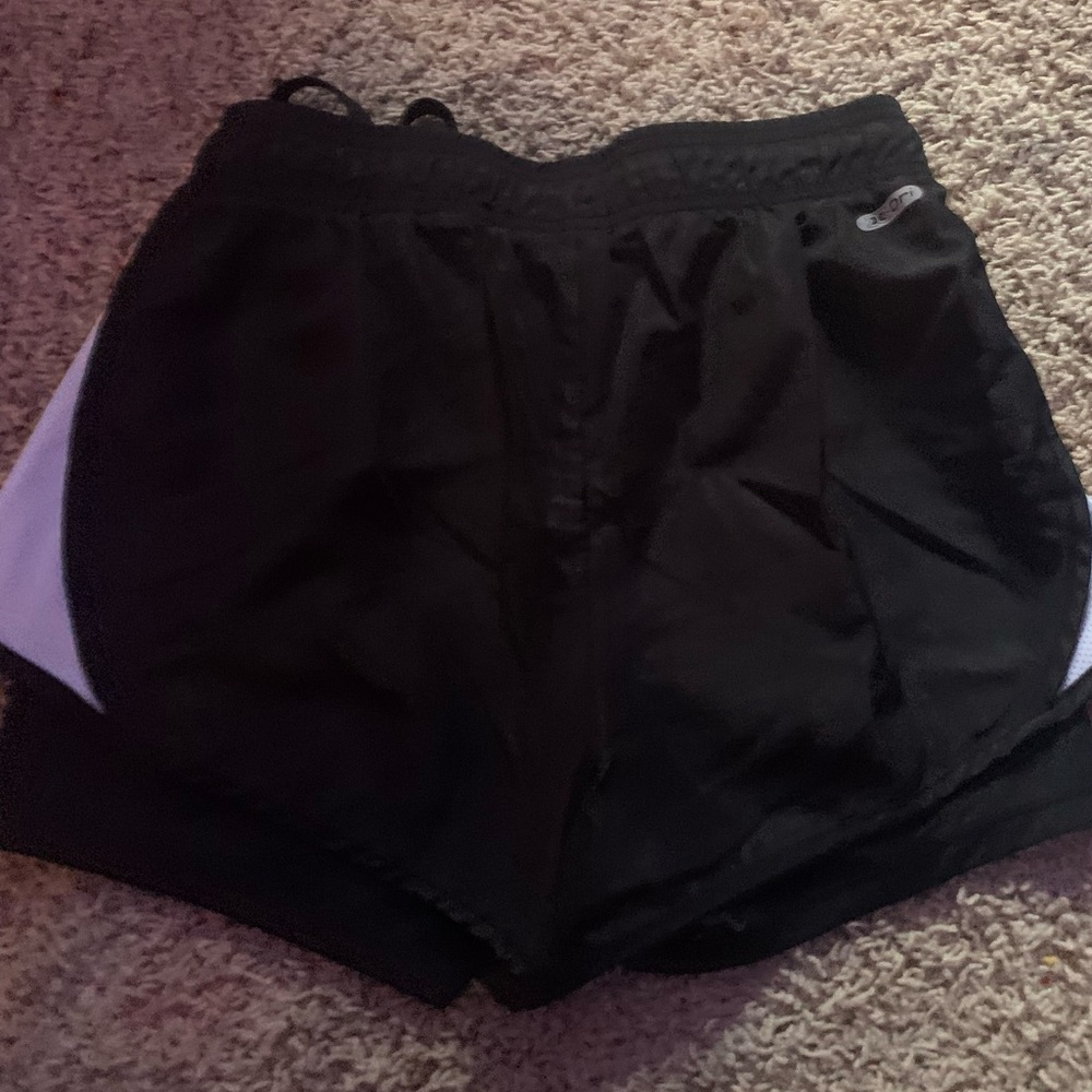 Athletic shorts - Picture 2 of 4
